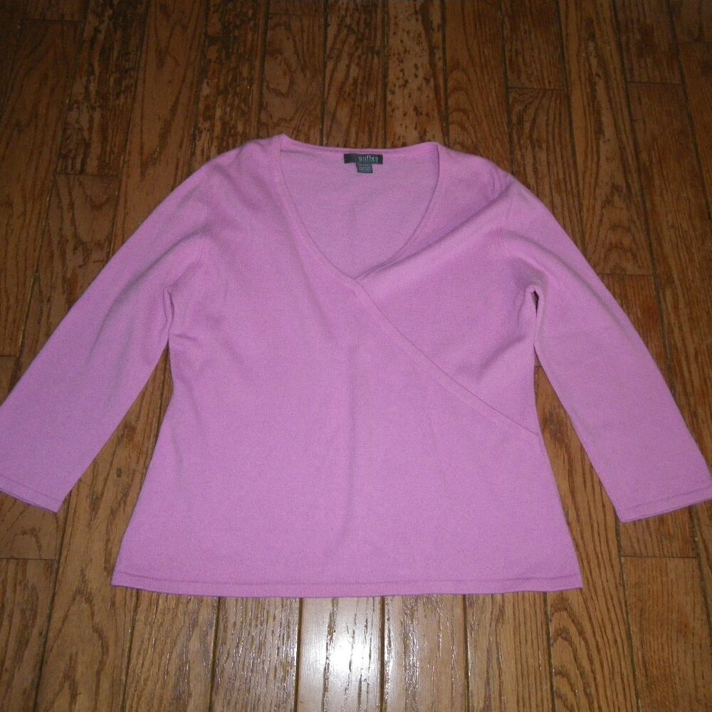 Women’s 100% Cashmere V-Neck Sweater